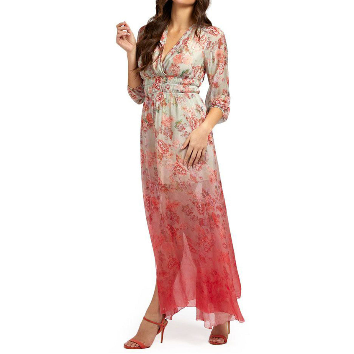 Image 2 : Détail de la robe Guess rouge floral avec encolure V élégante et manches sophistiquées — Delvale