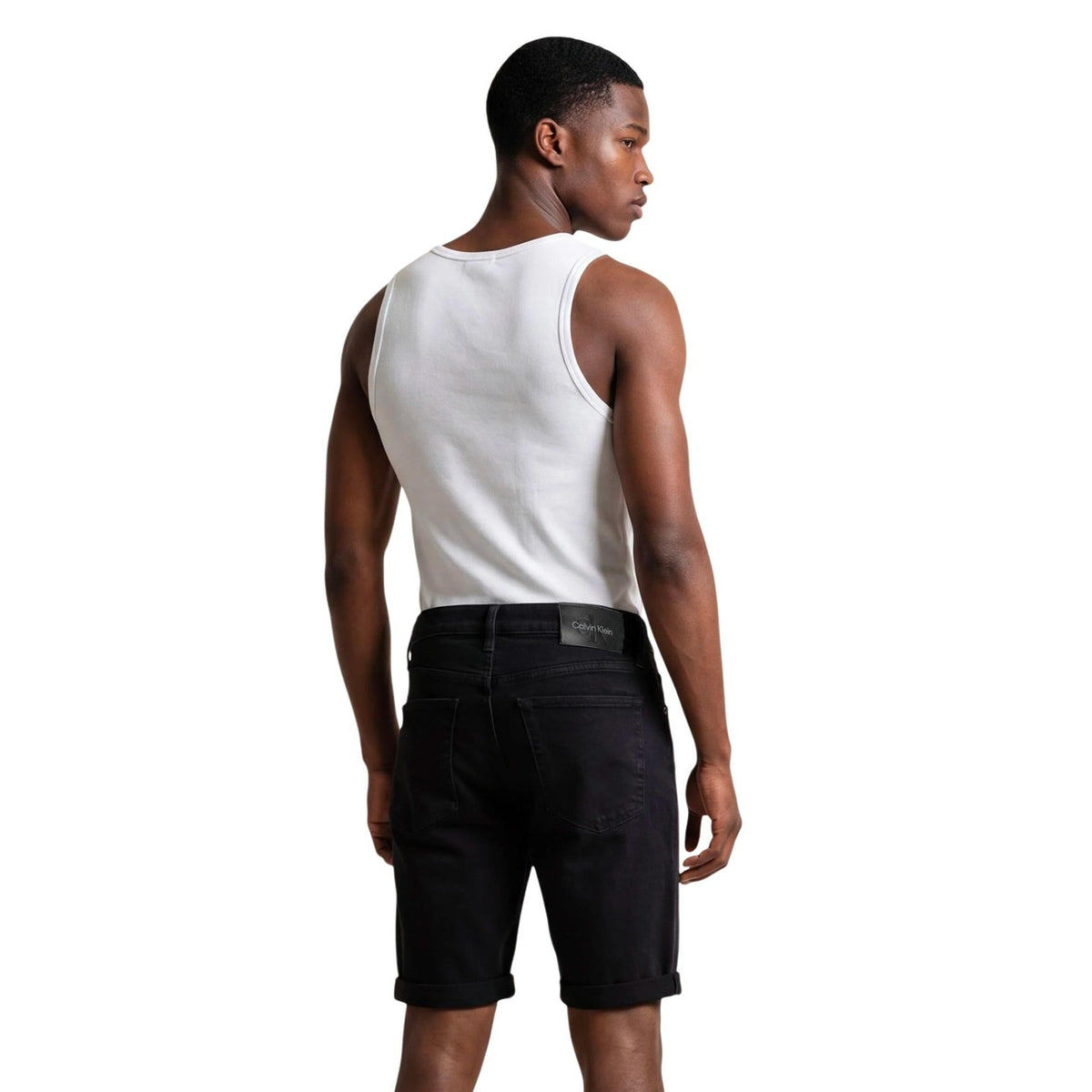 Image 3 : Débardeur Calvin Klein Jeans homme blanc, détail du col rond et logo — Delvale