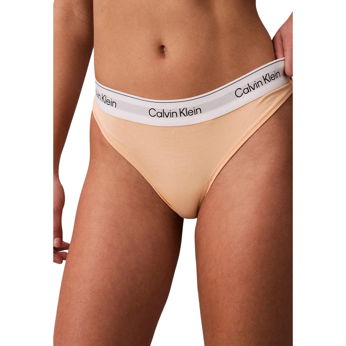 Image 10 : Ensemble lingerie triangle et culotte Calvin Klein Underwear femme noir — présentation produit — Delvale