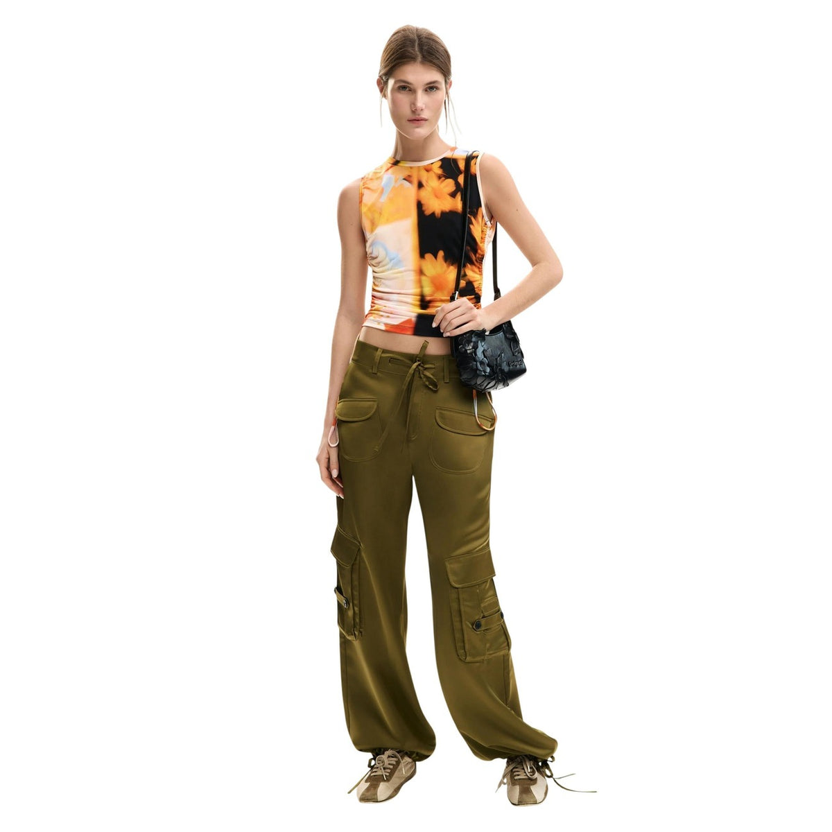 Image 2 : Détail du motif floral coloré sur top Desigual orange pour femme — Delvale