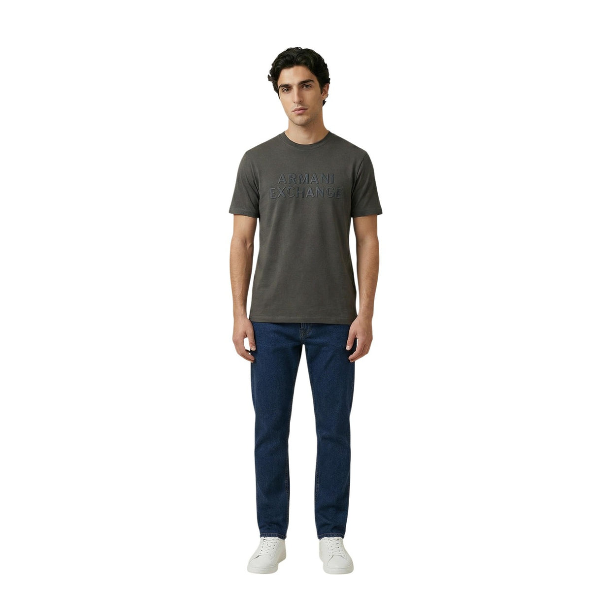 look complet face vert kaki :
T-shirt Armani Exchange homme vert kaki, coupe droite relâchée, silhouette complète vue de face — Delvale