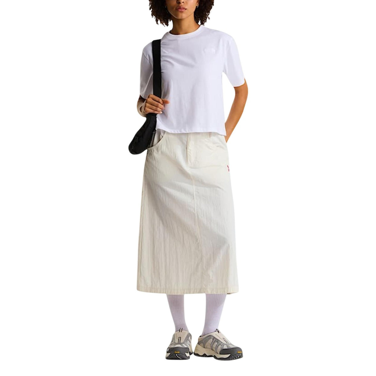 Image 2 : T-shirt The North Face femme blanc vue de face style décontracté — delvale