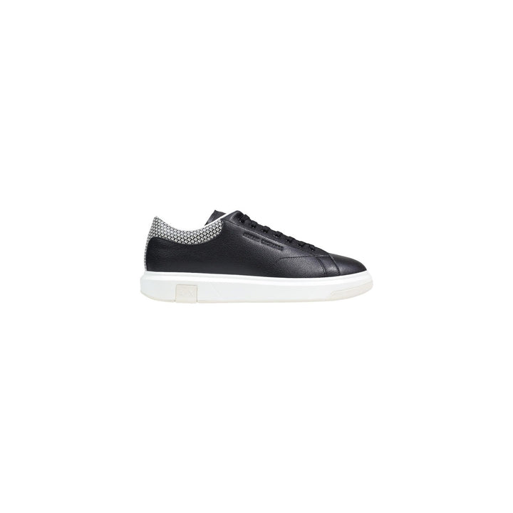 Image 1 : Baskets Armani Exchange homme noires avec semelle blanche et logo contrasté, vue de profil — Delvale