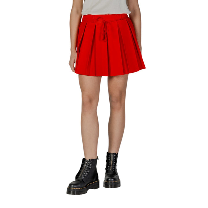 Image 1 : Jupe rouge Only avec fermeture lacets moderne pour femme — delvale