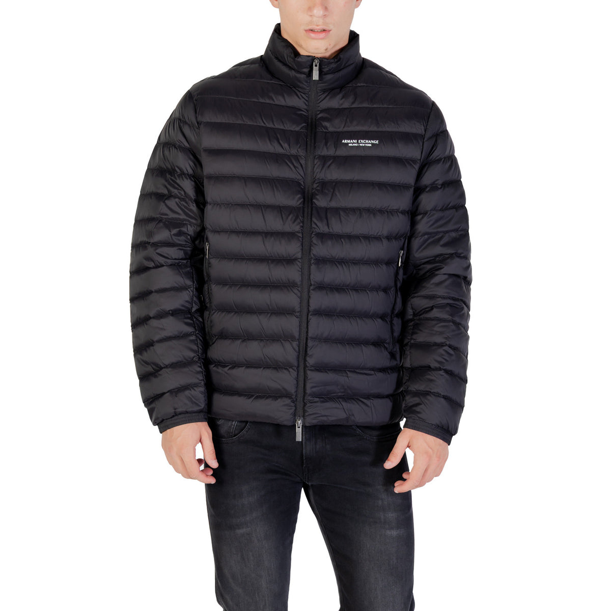 Doudoune Armani Exchange homme bleu marine matelassée — vue de face légèrement de côté — Delvale