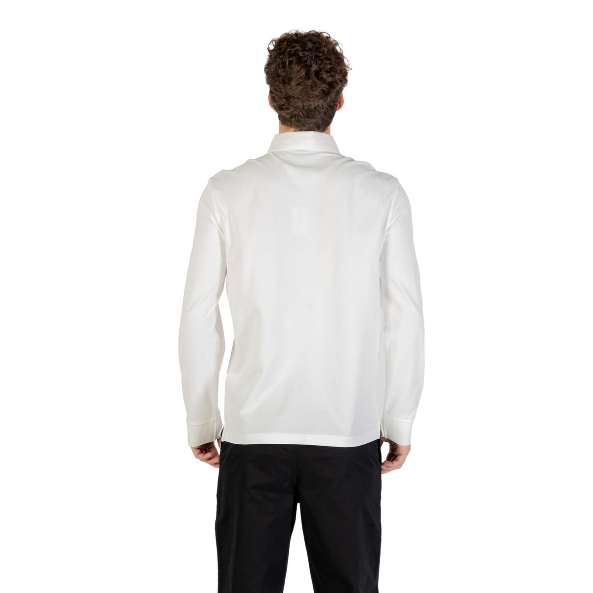 Image 2 : Détail col polo et encolure ronde du t-shirt Armani Exchange blanc homme — Delvale