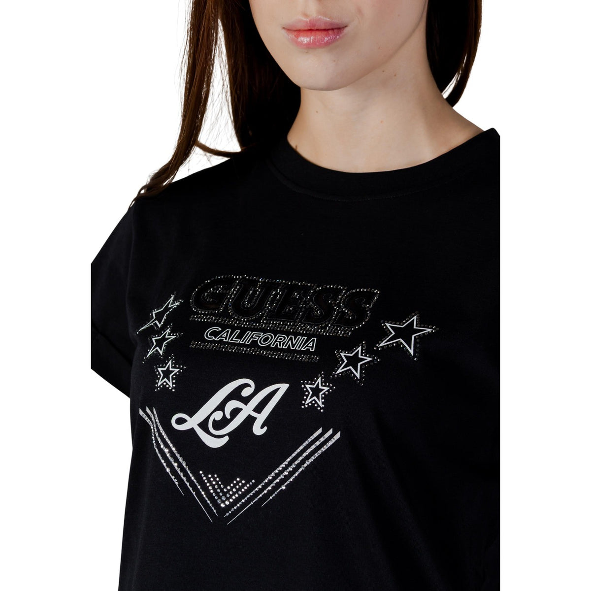 Image 2 : Vue de face du t-shirt Guess femme noir logo California LA Stars strass, coupe légèrement raccourcie et encolure ronde — Delvale