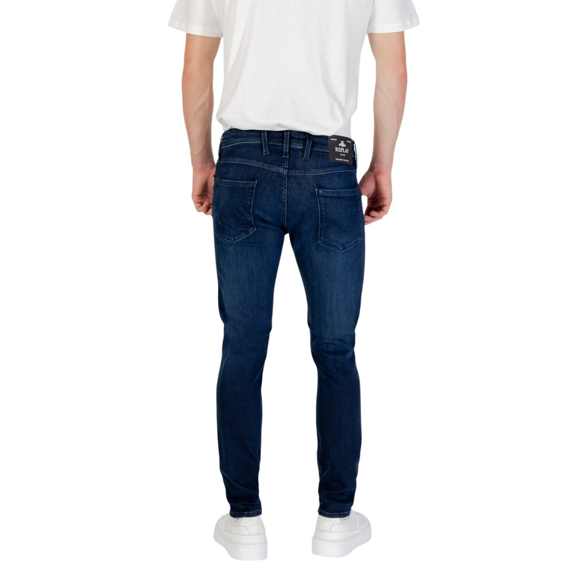 Image 2 : Détail du jean Replay homme bleu avec poches et finitions authentiques — Delvale