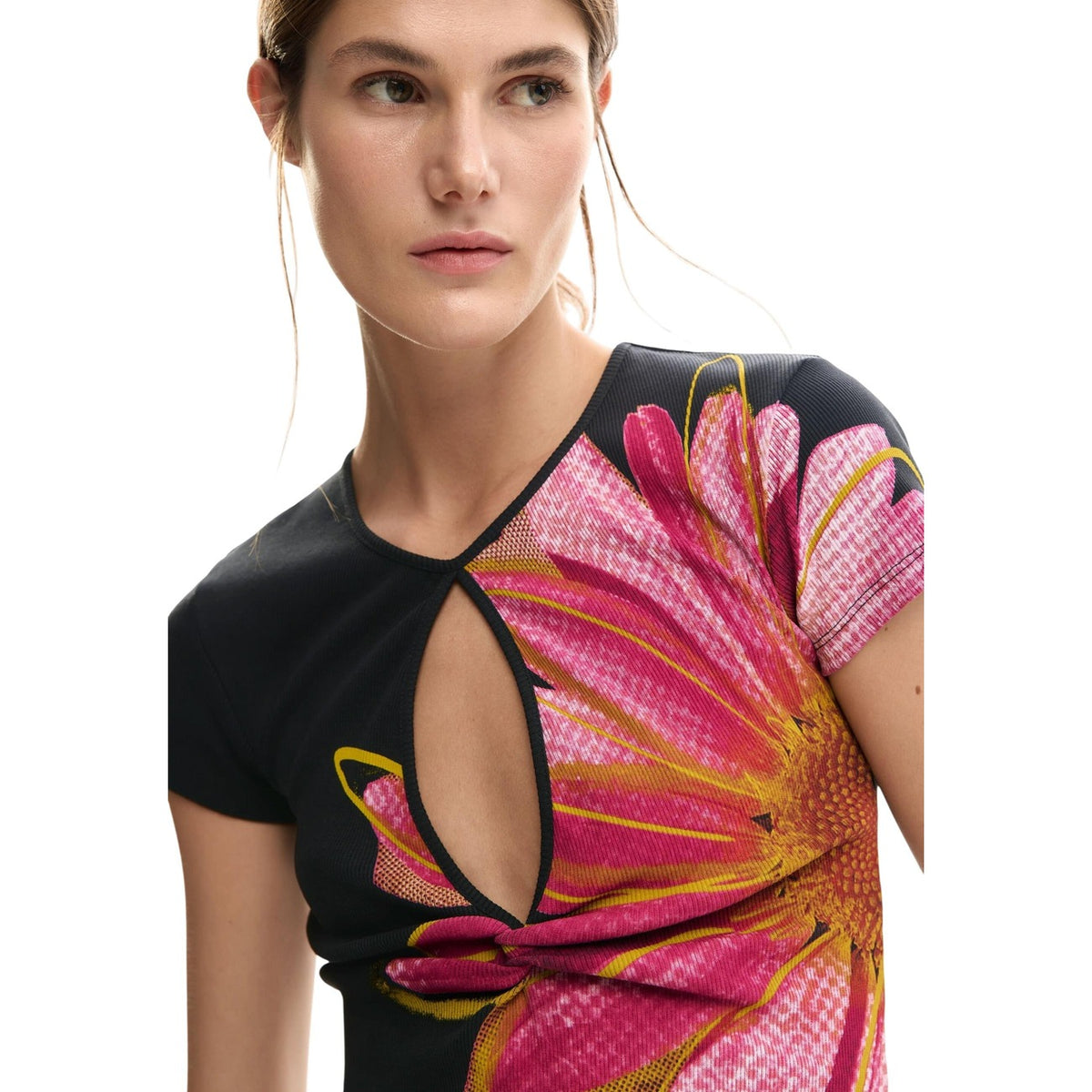 Image 3 : Vue d'ensemble t-shirt Desigual femme noir imprimé floral style bohème — delvale