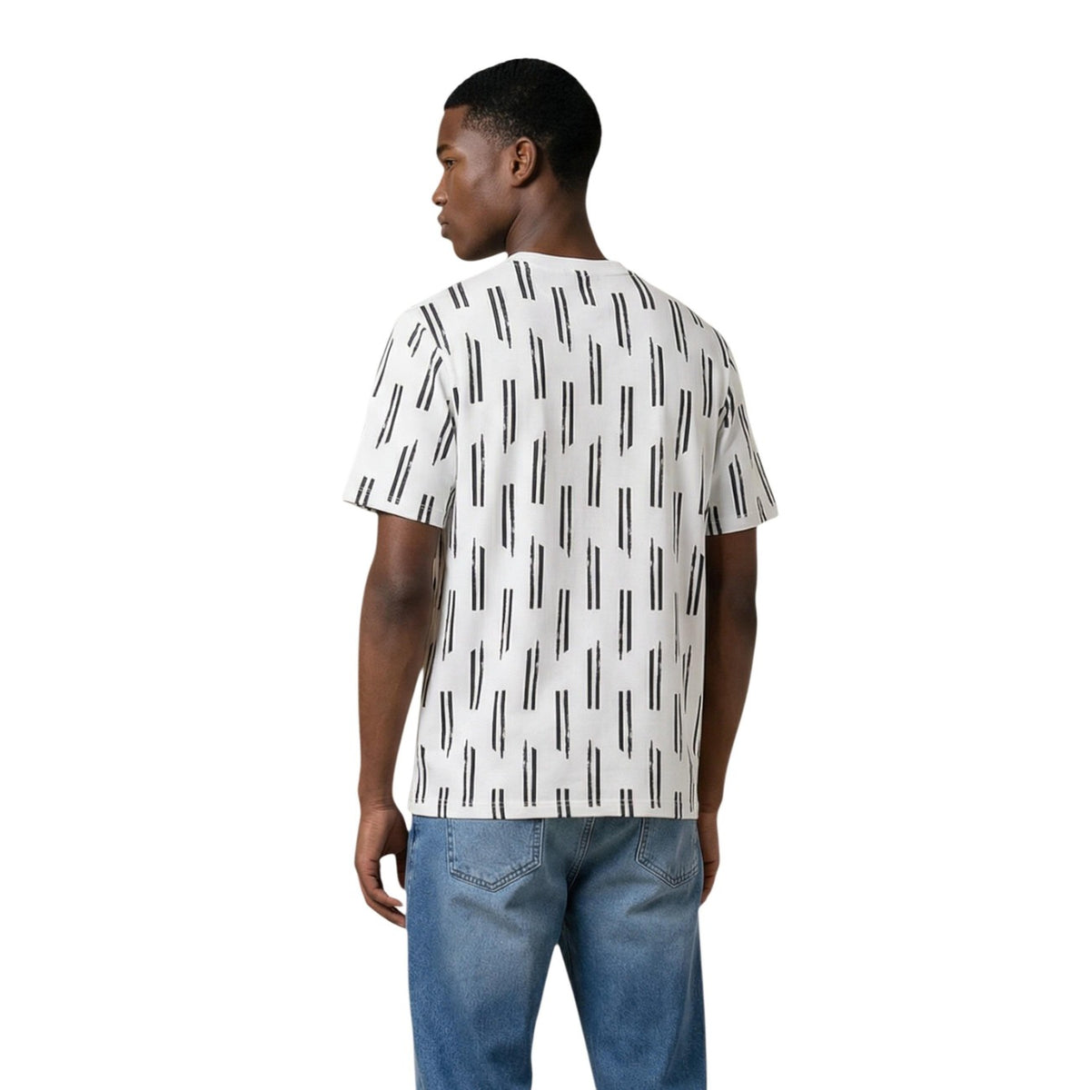 Image 3 : Look casual homme avec t-shirt imprimé Antony Morato blanc et jean bleu, style décontracté urbain — 9yvwh4-xt