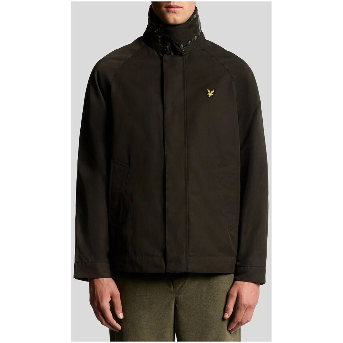 Image 4 : Jaquette Lyle & Scott homme bleue, détail de la fermeture zip et boutons-pression — Delvale