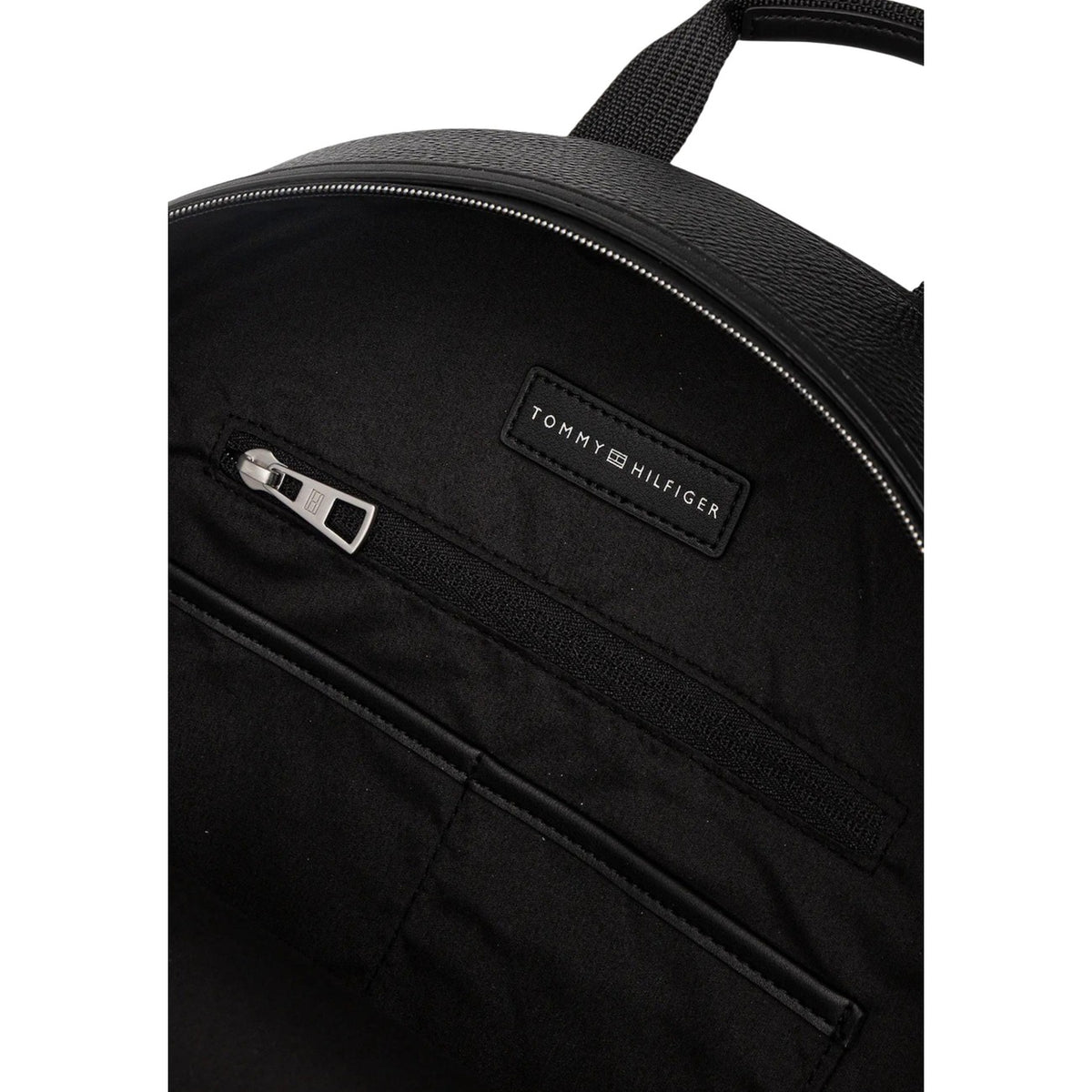 Image 4 : Sac à dos Tommy Hilfiger homme noir, vue de dos avec bretelles rembourrées ajustables et dos structuré — Delvale