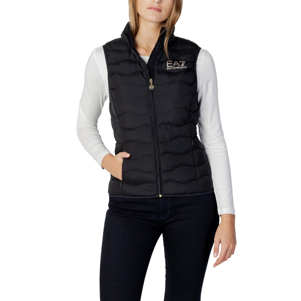 Image 4 : Vue de dos du gilet EA7 femme beige coupe moderne — delvale