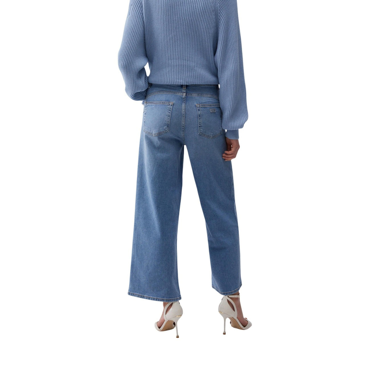 Image 2 : Vue de face du jean Liu Jo femme coupe large jambe évasée bleu moyen délavé avec finition brute en bas — Delvale