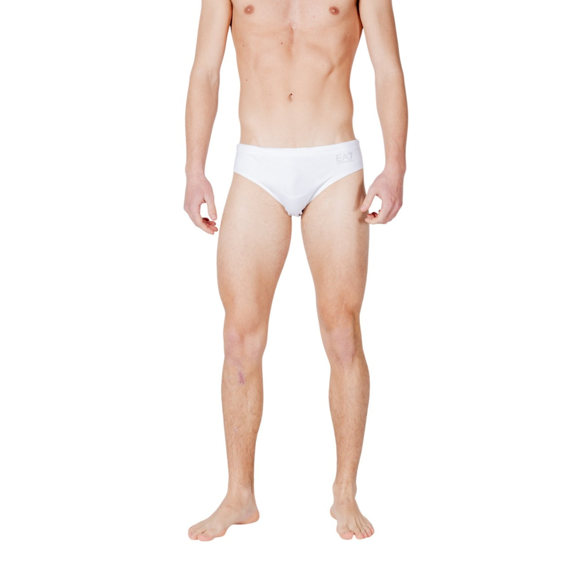 Image 4 : Maillot de bain EA7 homme noir, détail du logo et finitions — Delvale