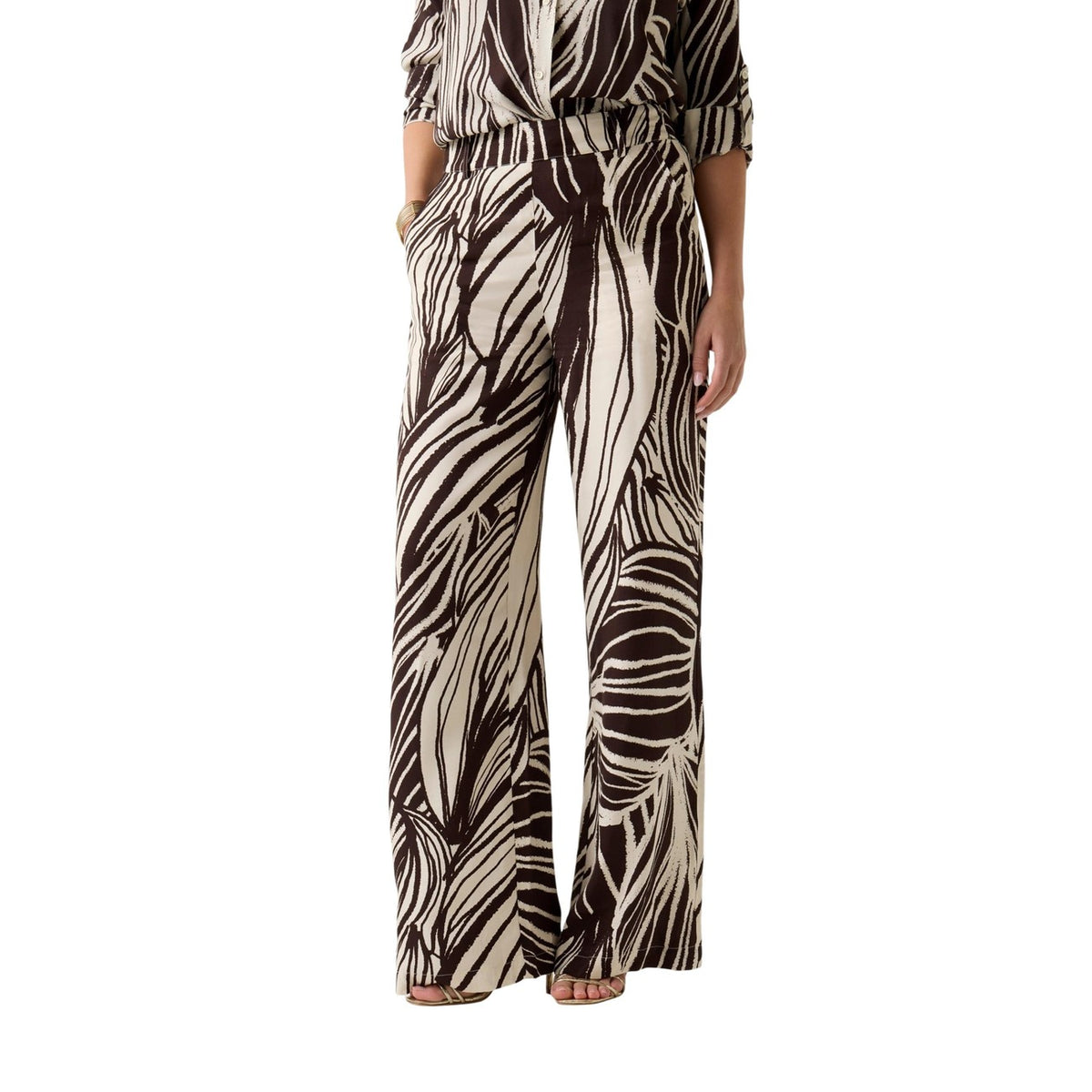 Image 1 : Pantalon Guess femme marron en viscose fluide avec coupe moderne — Delvale