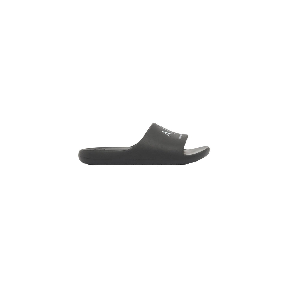 Mules Armani Exchange homme noires vue de trois quarts — claque caoutchouc logo imprimé Ref. XM002744