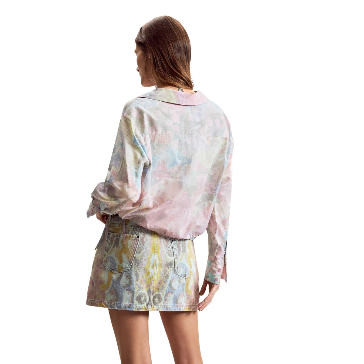 Image 2 : Détail chemise Desigual rose en coton avec fermeture boutonnée et poche unique — delvale