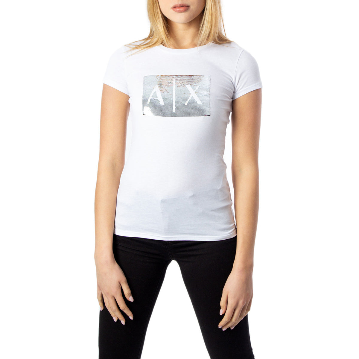 Image 5 : Style du t-shirt Armani Exchange femme bleu marine avec motif imprimé, look moderne et affirmé — Delvale