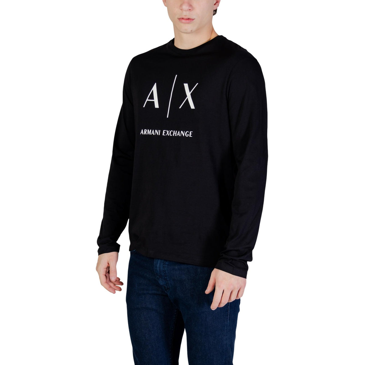 Image 2 : Détail de l'impression distinctive sur pull Armani Exchange noir pour homme — Delvale