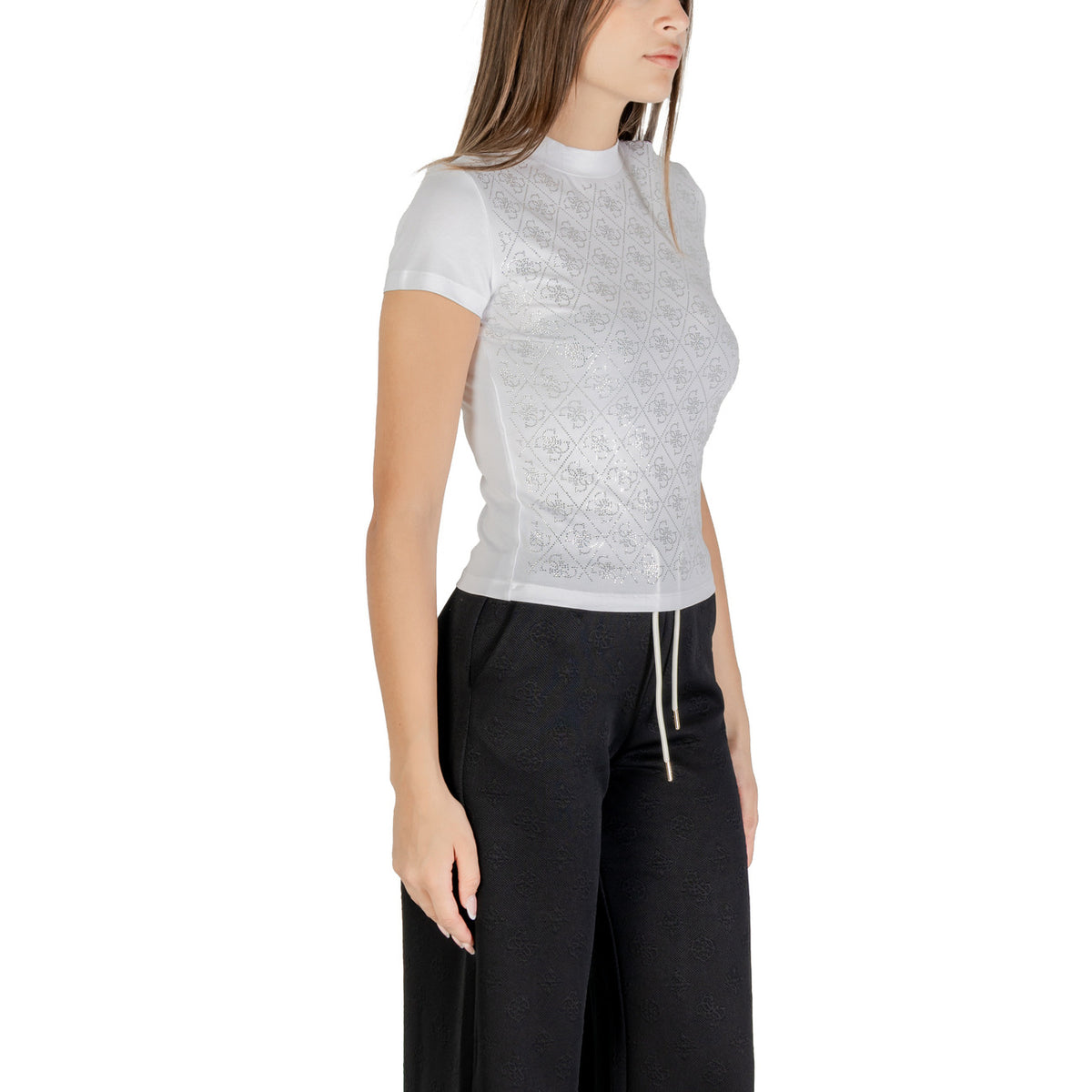 Image 3 : T-shirt blanc Guess femme col rond vue d'ensemble coupe ajustée — delvale
