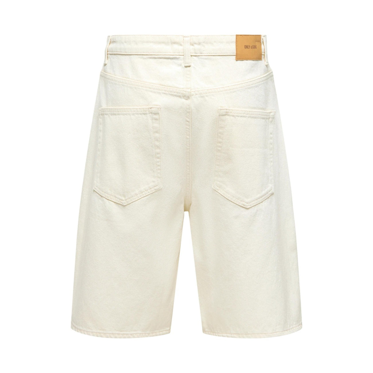 Image 4 : Look complet homme avec bermuda beige Only & Sons, t-shirt oversize noir et sacoche marron — Delvale