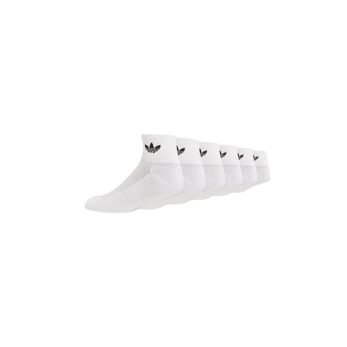 Image 2 : Détail des chaussettes Adidas Originals blanches, logo Trefoil brodé visible à la cheville, coupe tige basse — Delvale