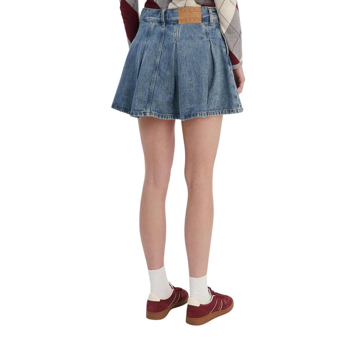 Image 3 : Look complet jupe bleue Tommy Hilfiger Jeans, style casual chic — delvale