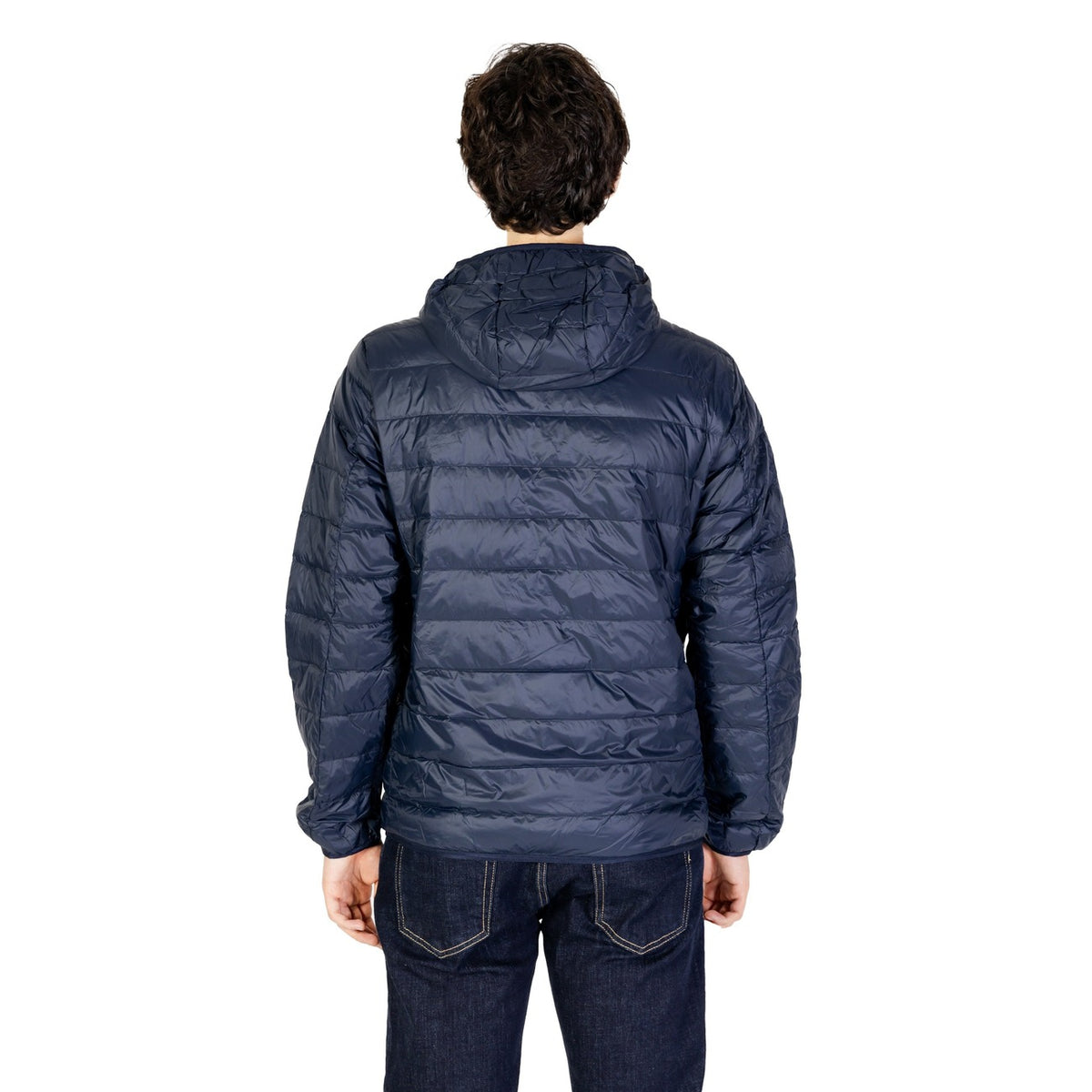 Image 2 : Détail veste EA7 homme bleue montrant les poches frontales et la coupe moderne — Delvale
