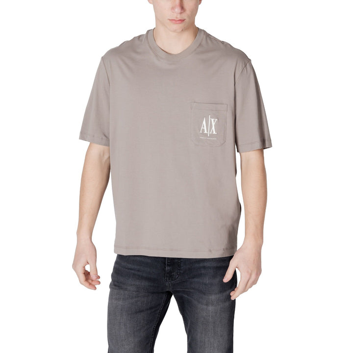 Image 1 : T-shirt Armani Exchange homme oversize taupe avec poche poitrine logo AX, vue de face — Delvale