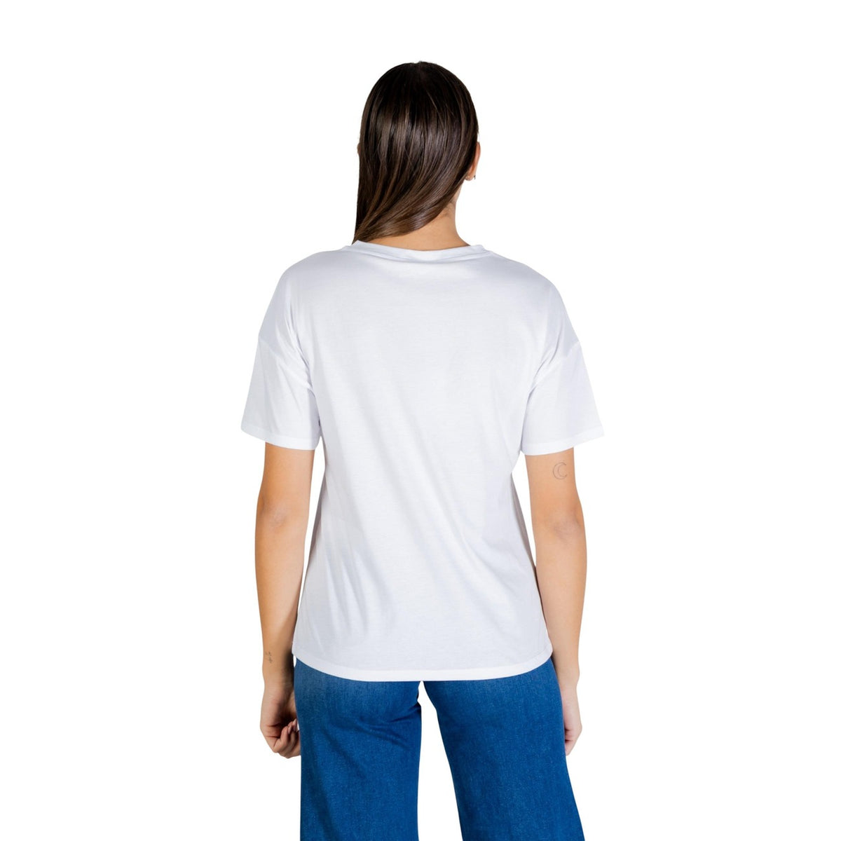 Image 2 : Vue de face du t-shirt Liu Jo blanc femme orné d'un motif animal imprimé, de strass scintillants et de petits motifs dorés dispersés sur le tissu — Delvale
