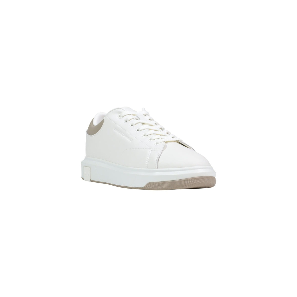 Image 2 : Baskets Armani Exchange homme blanches et beiges, vue de face montrant les lacets — Delvale