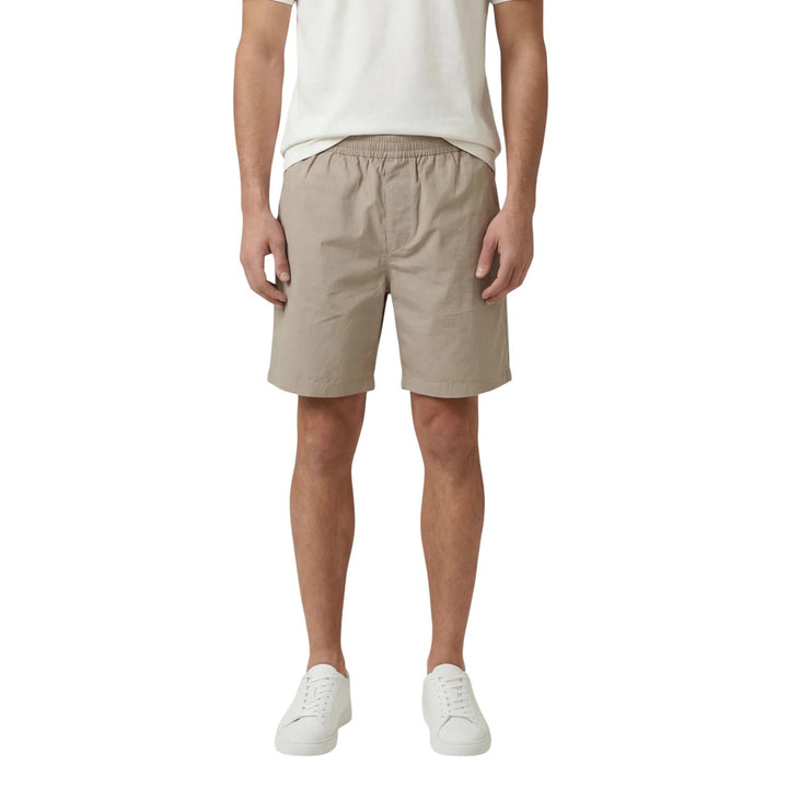 Bermuda Armani Exchange homme beige cordon vue portée de face — coupe droite coton Ref. XM002098
