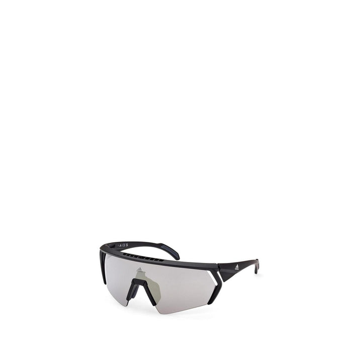Image 1 : Lunettes de soleil Adidas Originals homme monture shield noire mat avec verres miroir, vue de trois quarts — Delvale