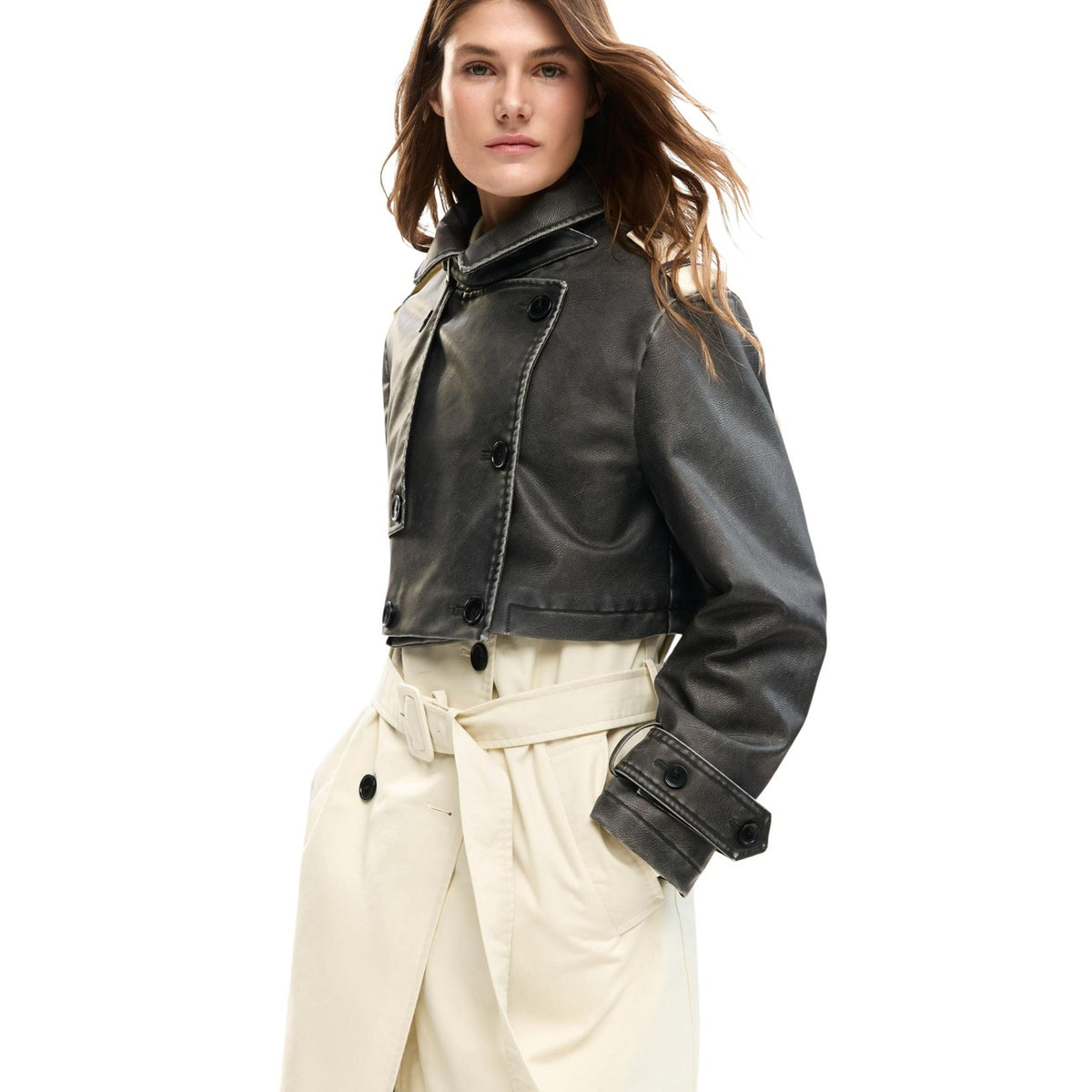 Image 2 : Détail veste Desigual beige fermeture boutonnée et manches longues — Delvale