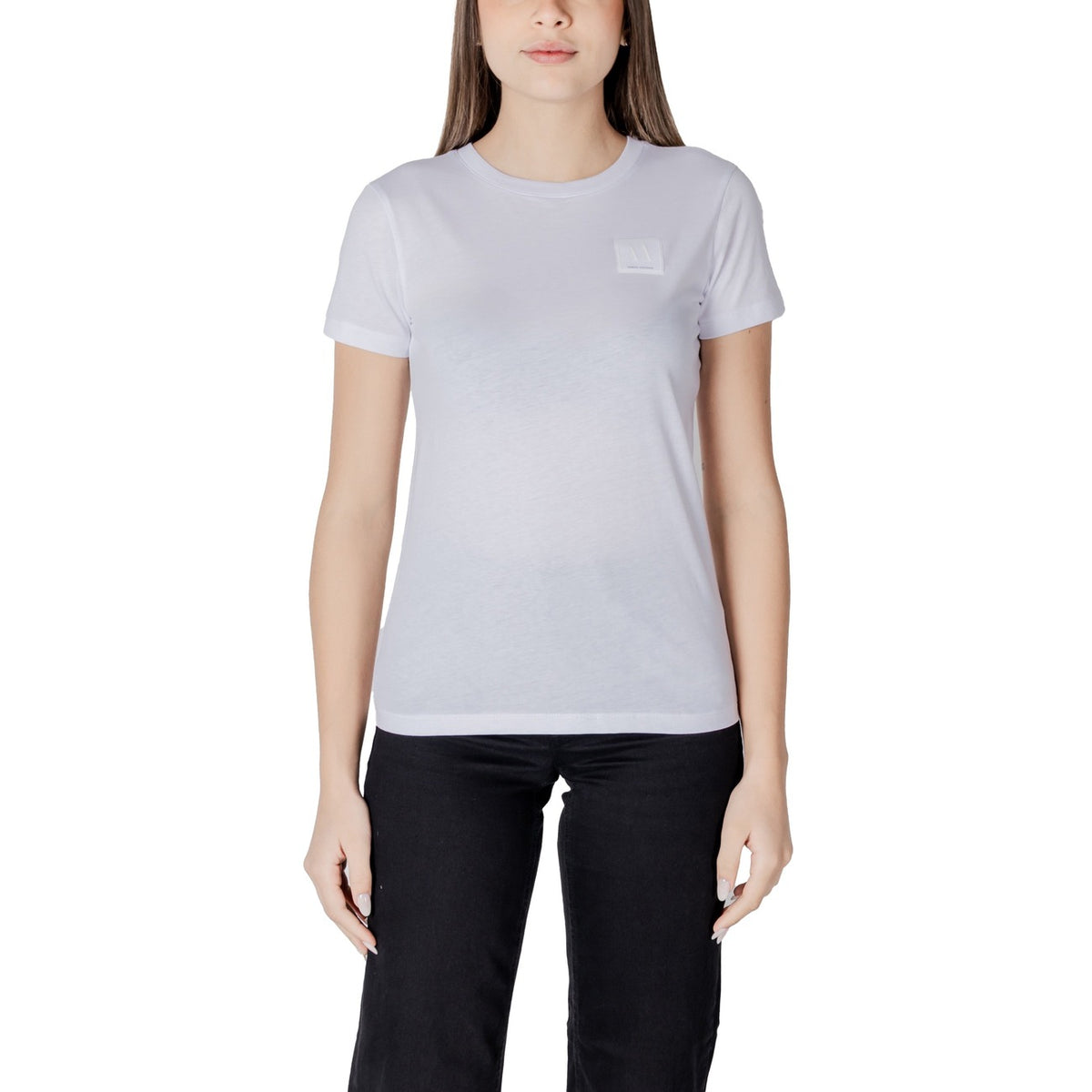 Image 1 : T-shirt Armani Exchange femme blanc avec logo AX brodé, coupe ajustée — Delvale
