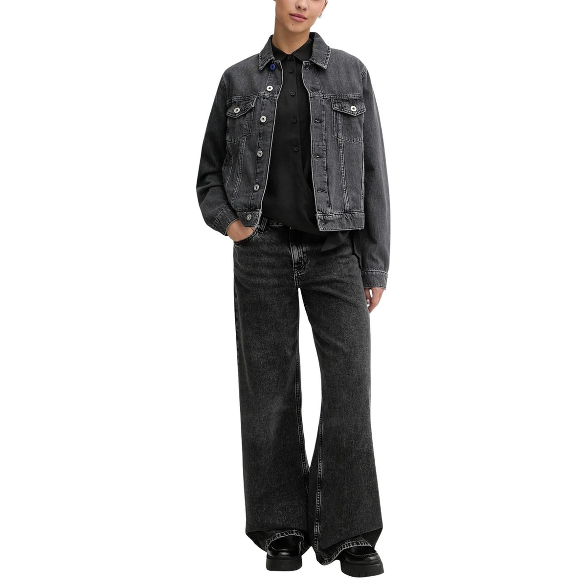 Image 2 : Détail jean femme Karl Lagerfeld Jeans noir avec poches frontales et arrières — delvale
