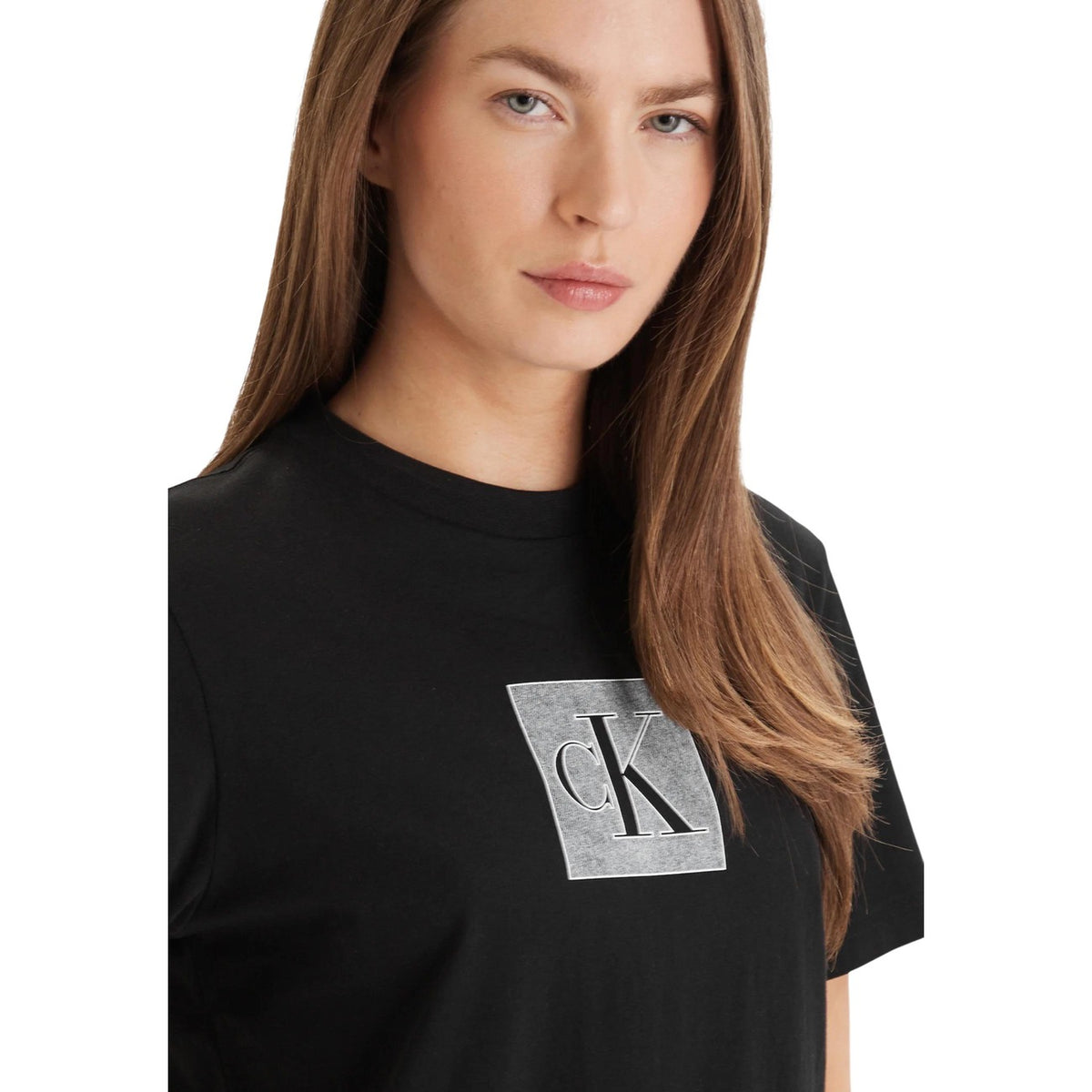 Image 4 : Vue de dos du t-shirt noir Calvin Klein Jeans femme, jersey pur coton coupe cintrée — Delvale