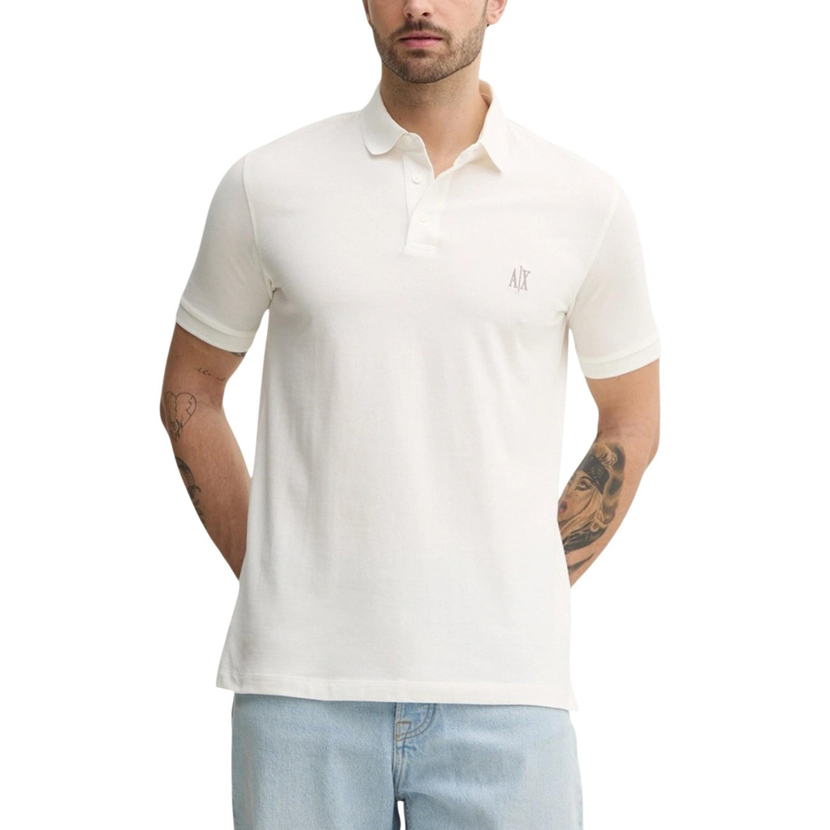 Polo Armani Exchange homme blanc piqué logo AX brodé — vue de face portée — Delvale