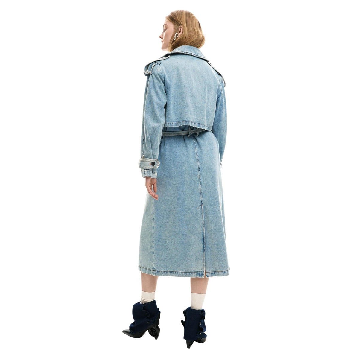 Image 2 : Détail veste Desigual femme en coton bleu azur, fermeture boutons et poches frontales — Delvale
