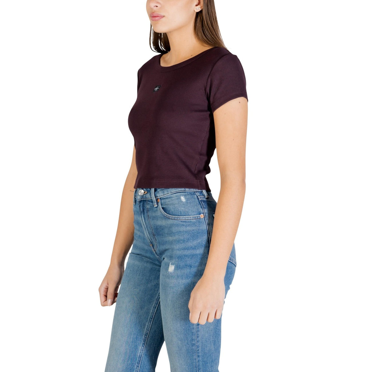 Image 2 : T-shirt Calvin Klein Jeans femme marron détail col rond et coupe moderne — delvale