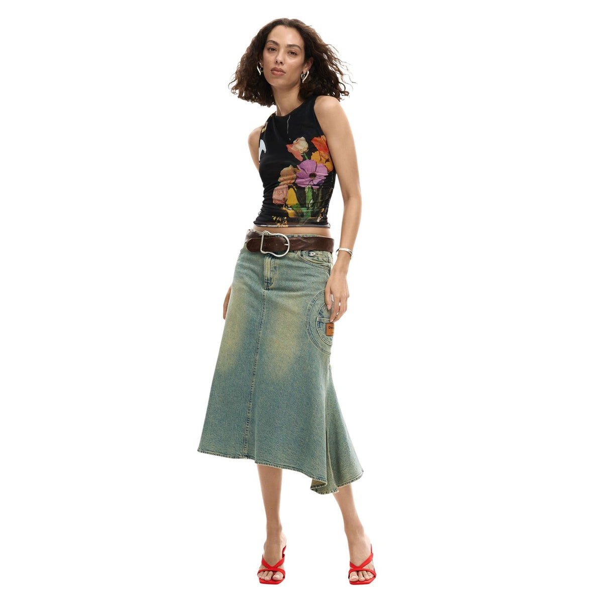 Image 2 : Détail du top Desigual noir avec imprimé floral pour femme — delvale