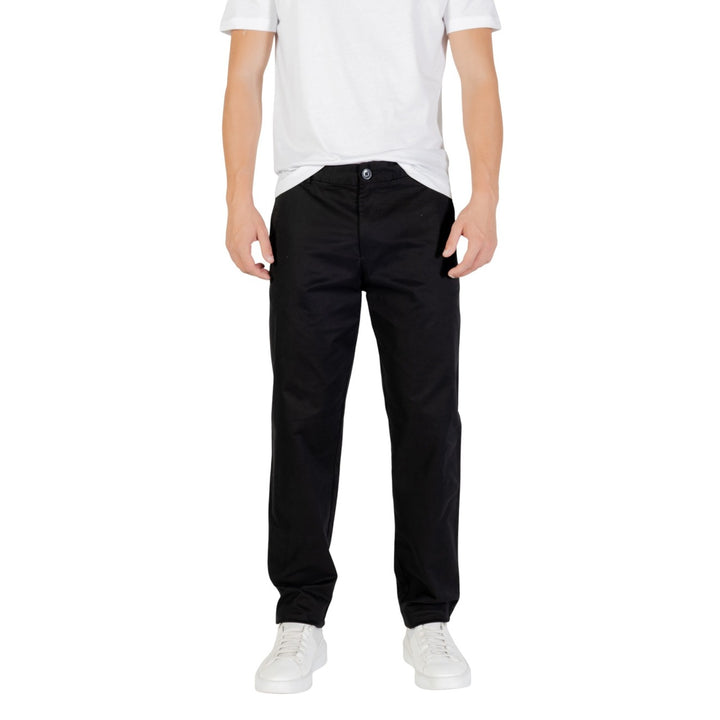 Image 1 : Pantalon Armani Exchange homme noir coupe moderne vue de face — Delvale