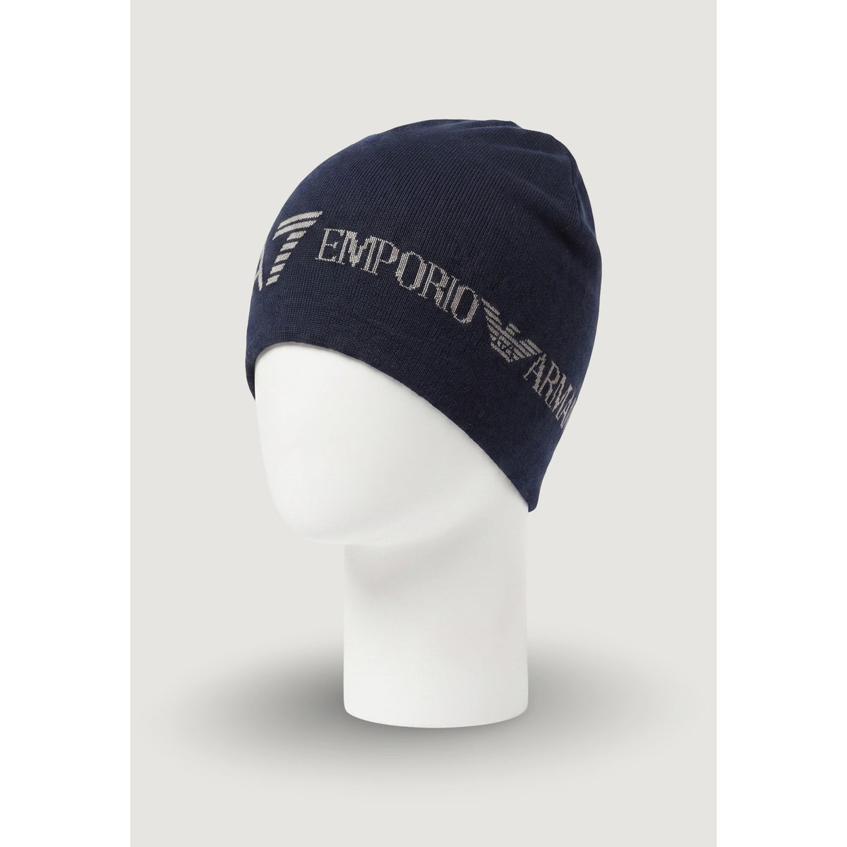 Image 2 : Chapeau EA7 homme gris, détail logo et finition structurée — Delvale