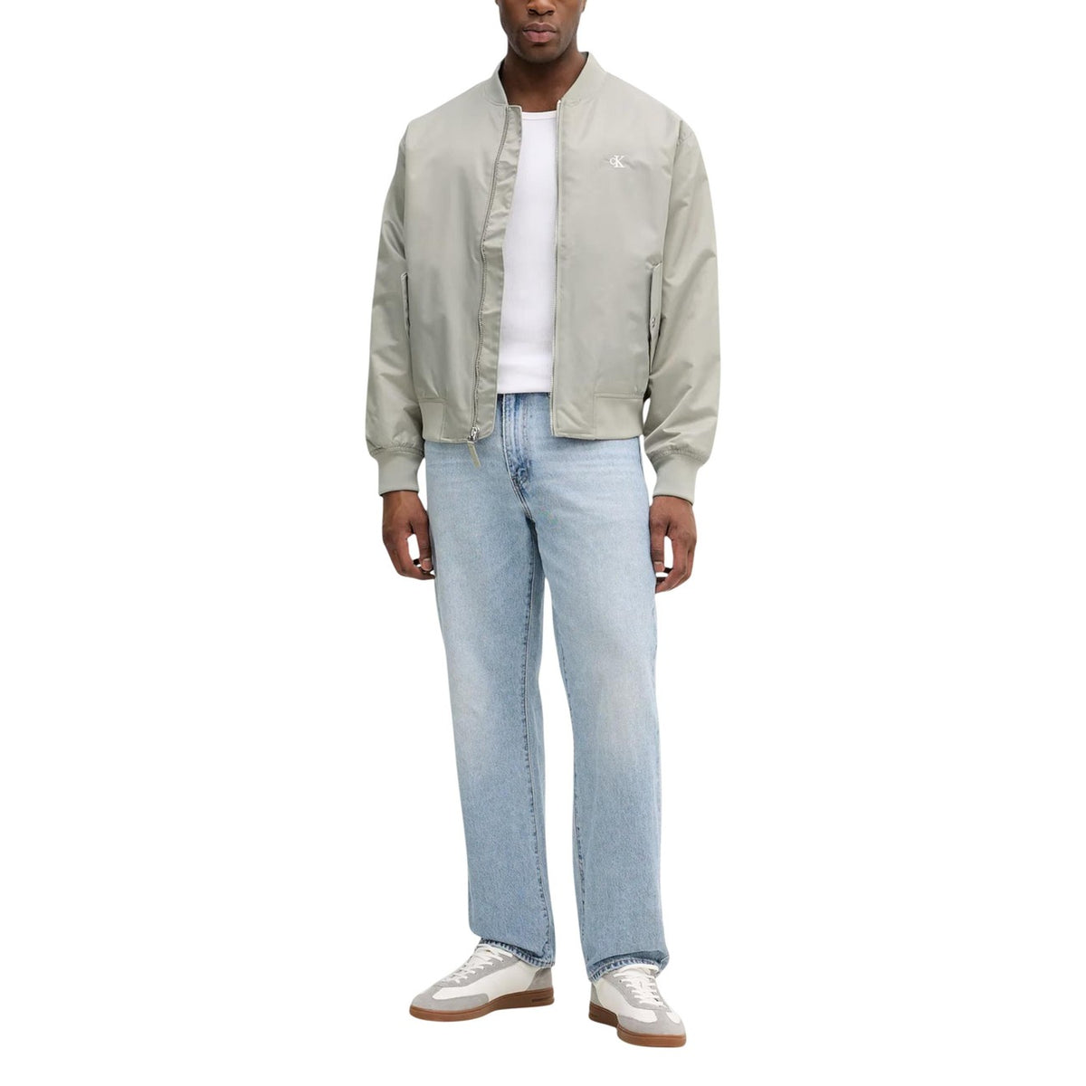 Image 2 : Détail veste Calvin Klein Jeans homme verte, col rond et manches longues en polyamide — Delvale