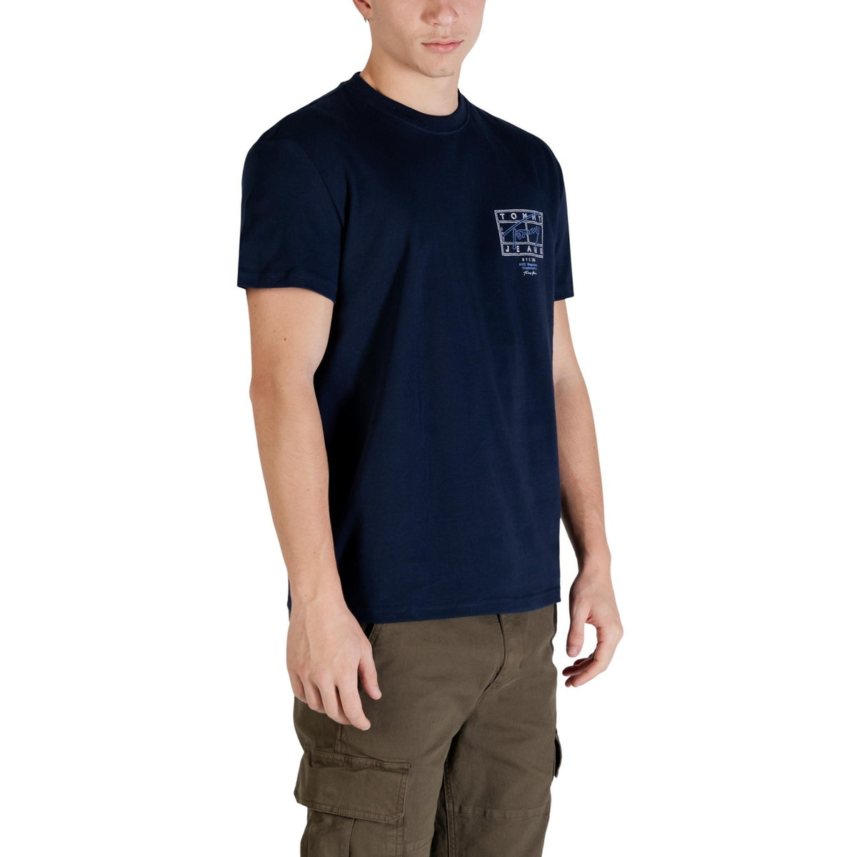 Image 4 : Vue rapprochée du t-shirt Tommy Hilfiger Jeans homme, coupe ajustée col rond manches courtes — Delvale