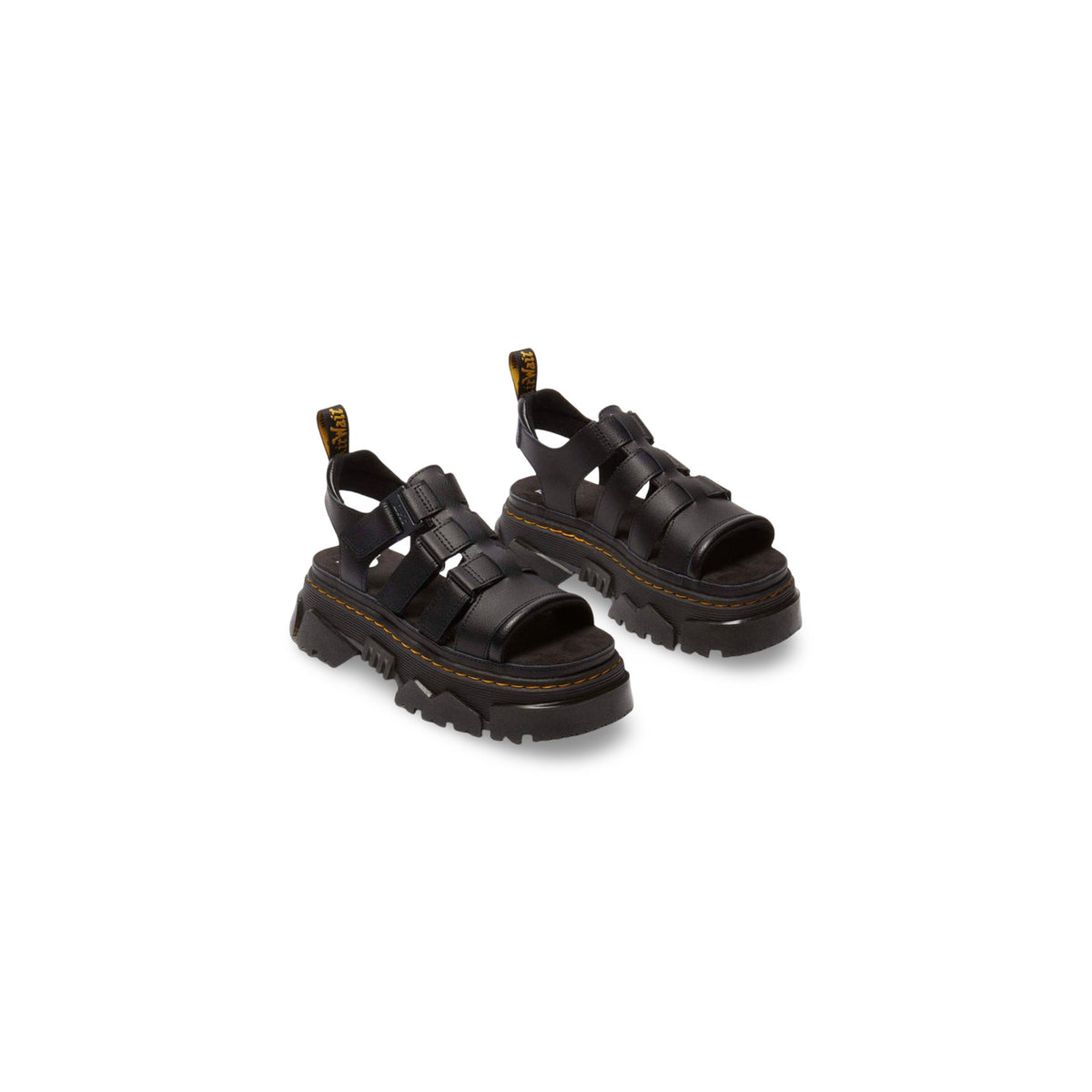 Image 5 : Sandales Dr. Martens Mattison en cuir noir portées, vue d'ensemble plateforme et brides ajustables — Delvale