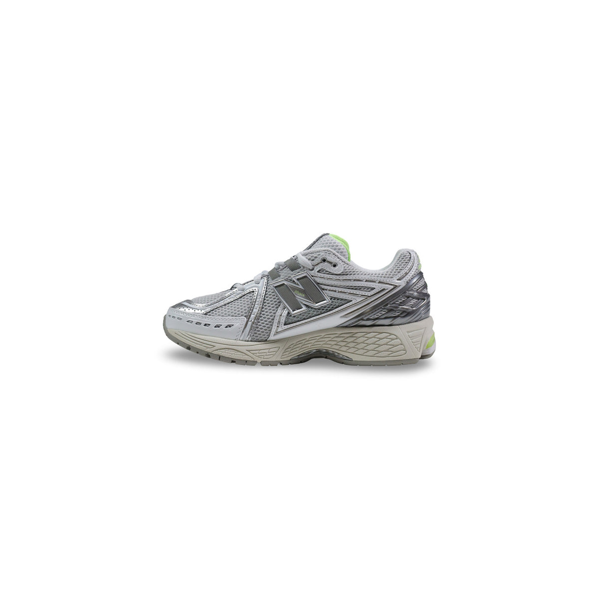 Profil gauche : New Balance 1906R homme gris argenté et vert fluo — vue profil gauche, mesh gris, empiècements miroir argentés, col de tige et talon vert chartreuse