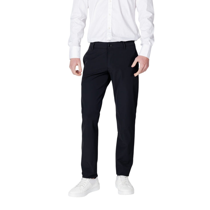 Armani Exchange pantalon homme noir coupe droite fuselée zip bouton vue de face — Delvale