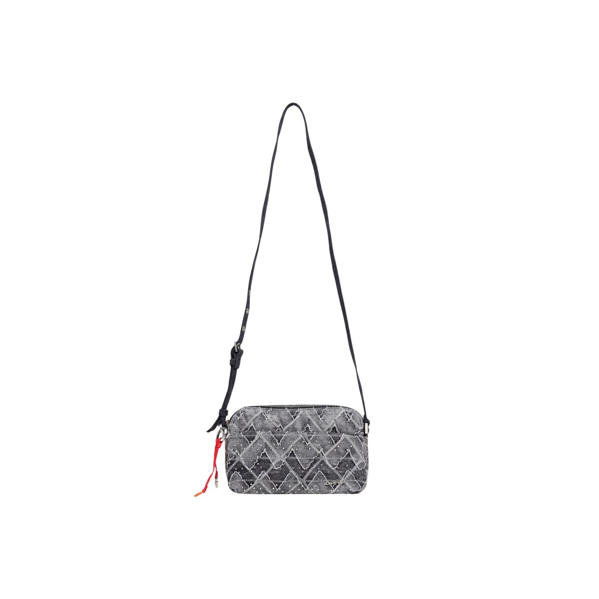 Image 2 : Détail construction patchwork denim gris sac Desigual avec coutures blanches et finitions effilochées — delvale